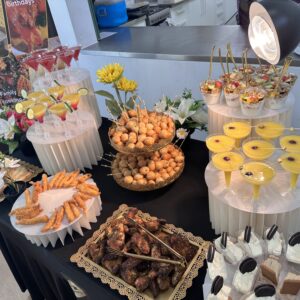 Canape with Settings